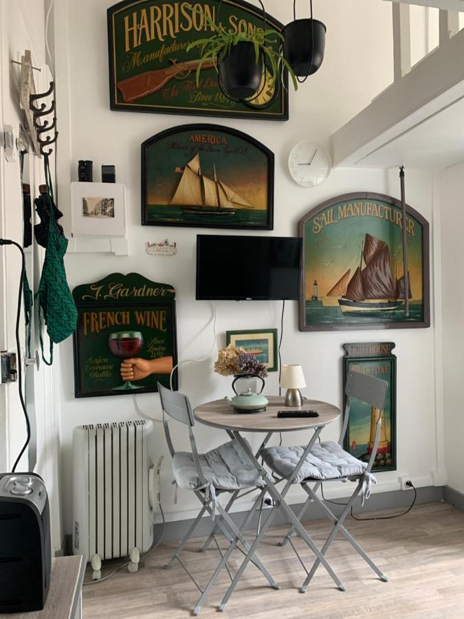 Studette Tiny House De L Eglise 12 M2 Apartment Ault Exterior photo