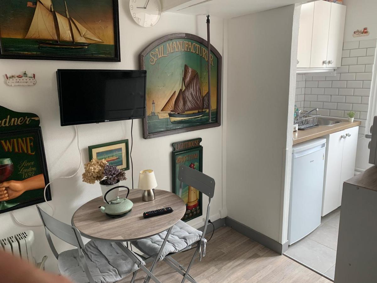 Studette Tiny House De L Eglise 12 M2 Apartment Ault Exterior photo
